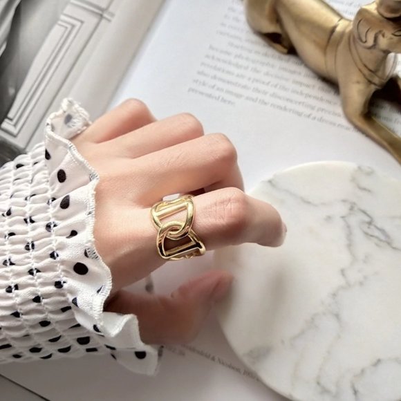 18K gold Vermeil Interlocking Gold Adjustable Ring - Picture 10 of 13